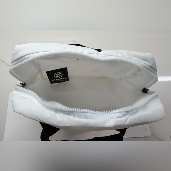 GWP Chanel White Tote/Cosmetic Bag - Picture 6 of 13